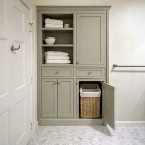 Armoire de salle de bain intégrée vert sauge, meuble haut pour linge avec panier à linge dissimulé - Product Image 1