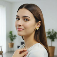 Pendientes de Acero Inoxidable con Baño de Oro de 18K y Diseño de Flor con Perlas de Imitación y Recubrimiento PVD