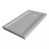 Bacs de douche Domo modernes en acrylique et marbre cultivé avec rebord sur 3 côtés, installation facile, modèle Boca pour usage hôtelier