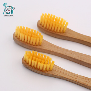 Cepillo de Dientes de Bambú Unisource para Adultos, Cerdas de Nylon Naturales Biodegradables, Cepillo de Dientes Manual - Product Image 4