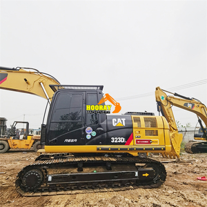 Excavatrice Caterpillar 323DL d'occasion à faible nombre d'heures de fonctionnement, équipée d'un moteur C6.4 ACERT, puissance de 110 kW, poids opérationnel de 23 tonnes, 3 m de profondeur de travail. - Product Image 6