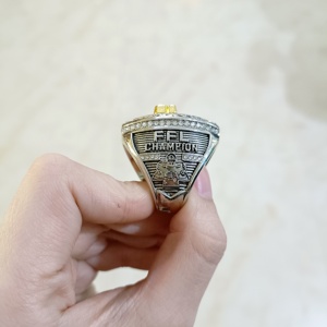 Anillo de campeonato de fútbol de fantasía de edición limitada 2025 personalizado con grabados detallados - Product Image 6
