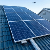 Structure de support de panneaux solaires au prix d'usine pour système de montage photovoltaïque sur toit en tuiles céramiques
