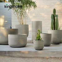 Fournisseur de pots de fleurs suspendus pour l'extérieur, produits d'extérieur personnalisés, hôtel, complexe hôtelier, décoration intérieure, jardin, jardinières légères pour l'extérieur