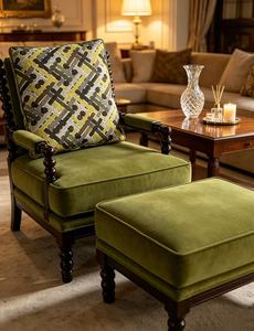 Ensemble fauteuil et ottoman en velours vert vintage, fauteuil d'appoint capitonné avec pieds en bois tourné - Product Image 2