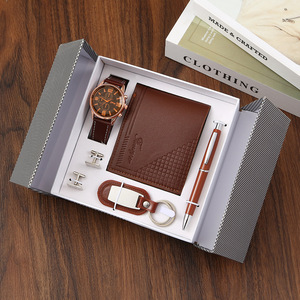 Set Regalo da <span class=keywords><strong>Uomo</strong></span> in Pelle Ecologica <span class=keywords><strong>di</strong></span> Lusso Leggero con Cintura, Portafoglio, Occhiali da Sole e Orologio - Regalo Promozionale Natalizio - Product Image 2