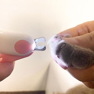 Coupe-ongles professionnel pour animaux de compagnie avec lumières LED pour éviter les coupes excessives et les lames tranchantes du rasoir pour petits animaux - Product Image 4