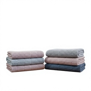 Toalla premium 100% algodón turco extra grande para baño de hotel 95x150cm 550 GSM súper absorbente, suave, duradera y de diseño moderno - Product Image 1