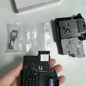 Verrou de porte de machine à laver Fuli EBF61315802 MFG63099101, pièce de rechange en plastique durable - Product Image 3