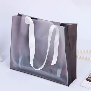 Sac fourre-tout en PVC givré translucide de haute qualité pour magasin de vêtements - Product Image 5