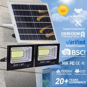 1～2灯式ソーラー投光器 100W 200W 屋外防水 農村住宅 庭園 ソーラー充電式<span class=keywords><strong>LED</strong></span>照明 ソーラー投光器 - Product Image 1