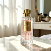 Flacon de parfum élégant en verre strié de 100 ml, fond épais, bouchon en métal doré, couleur personnalisée et étiquette en métal, emballage de luxe à vendre