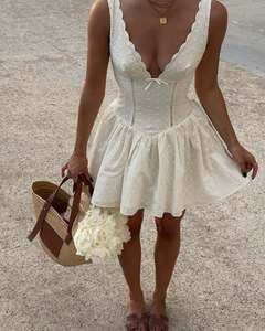 Vestido de Playa Chic, Vestido Corto con Cuello en V de Encaje, Vestido Mini Sexy sin Espalda, Bordado Calado <span class=keywords><strong>Amarillo</strong></span> - Product Image 4