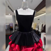 Nouvelle robe de soirée en polyester à col carré français contrastant noir, tendance mode