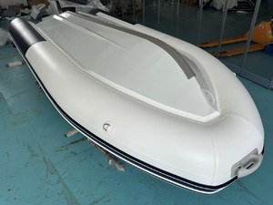 Bote Inflable Rígido con Casco de Aluminio REACHSEA UT360 Achilles Hypalon Color Gris Claro y Azul - Product Image 3