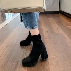 حذاء نسائي ممتاز من جلد الغزال الروماني CE ROHS توي 8 من جلد الخنزير مربع إصبع القدم يسحب في فصل الشتاء والخريف والربيع - Product Image 2