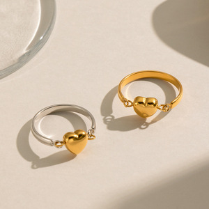 Anillo de Corazón en Oro de 18K con PVD para Mujer, <span class=keywords><strong>Acero</strong></span> <span class=keywords><strong>Inoxidable</strong></span>, Diseño Único, Joyería Moderna para Uso Diario, Resistente al Deslustre, Regalo Elegante - Product Image 3