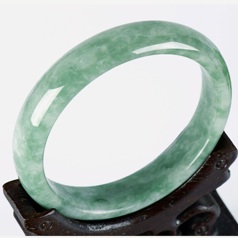 Shop Our Classic Retro Chinese Style Green Jade Bangles