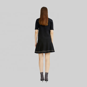 KD maglieria produttore personalizzato OEM ODM nero scollo tondo restringimento traspirante manica corta camicetta da donna gonna in maglia - Product Image 5