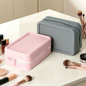 Sac de rangement pour maquillage en silicone écologique, tendance mode, résistant à l'eau, avec fermeture éclair, vente chaude - Product Image 1