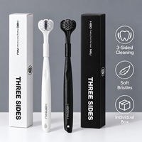 Brosse à dents manuelle 3 faces pour adultes, OEM & ODM, poils souples de 0,15 mm pour un nettoyage en profondeur, brosse de voyage pour soins bucco-dentaires, blanc et noir