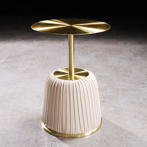 โต๊ะกาแฟทรงกลมฐานทองเหลืองโบราณ ปรับแต่งสีได้ ดีไซน์เก๋ไก๋ ฐานทรงกลมแบบจีบ โต๊ะข้างสำหรับร้านกาแฟ ขายส่ง - Product Image 4