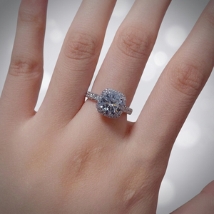 Bague solitaire halo personnalisée en moissanite de 1,5 carat pour femme, en argent sterling, sertie à griffes, certifiée par un tiers, bijoux fins - Product Image 2