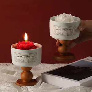 Vela Aromática de Cera de Soya con Flores Eternas, Vela Artesanal con Flores Secas, 100% Natural, Regalo Navideño, Fragancia para el Hogar - Product Image 3