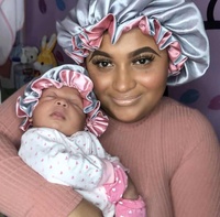 Bonnet en satin réversible à double couche super mignon bonnet en soie avec cordon de serrage bonnet maman et moi