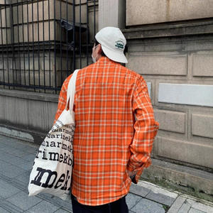 T-shirt décontracté pour homme à manches longues en satin élastique, style anglais, motif quadrillé orange, style old school américain, effet éclaircissant, tendance urbaine, collection printemps - Product Image 2