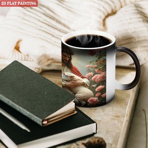 Mug isotherme noir givré 11 oz avec impression artistique Jésus et agneau, idéal pour un cadeau religieux - Product Image 6