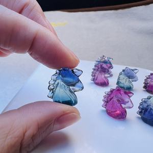 Sculture in Fluorite Arcobaleno di Alta Qualità all'Ingrosso, Animali Intagliati: Unicorno, Bulldog Francese, Alpaca, Rana, Gatto per Decorazioni Fai-da-Te e Regali - Product Image 3