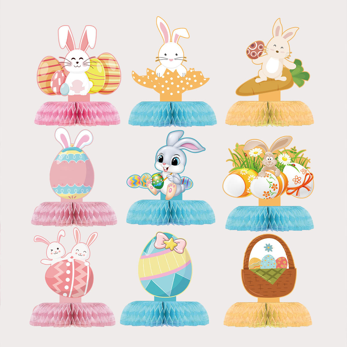 Decoración de bola de panal de abeja con abanico de papel.