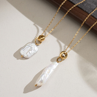 Conjunto de Cinco Collares con Colgante de Perla Opalescente para Mujer, Tono Dorado, Joyería Elegante y Brillante, Regalo para Estilo Nocturno