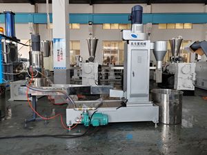 Film plastico Horserider che ricicla la macchina per pelletizzazione a umido per animali domestici granulatore per estrusione a doppio rullo - Product Image 5