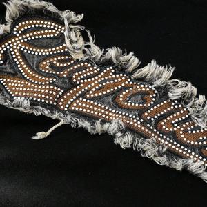 Vente Flash : Sweat à Capuche Homme 100% Coton de Haute Qualité, Lettres Personnalisées, Broderie à Bords Bruts, Imprimé Délavé à l'Acide, Coupe Boxy Courte et Effet Vieilli - Product Image 3