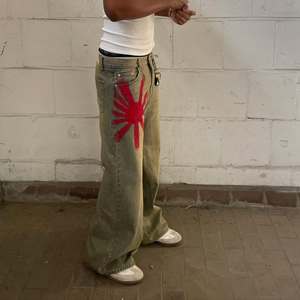 Hochwertige Vintage-Used-Denim-Jeans mit Individuellem Logo, DTG-Druck, Schwerer Stoff, Individuelles Markenlabel, Baggy Weite Hosenbeine für Herren - Product Image 4