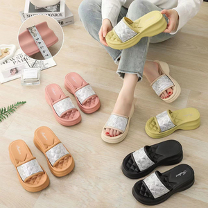 Kişiselleştirilmiş açık kapalı eva yumuşak güzel terlik kaymaz açık yumuşak eva pvc slaytlar ayakkabı bayanlar moda terlikler - Product Image 5