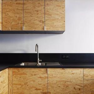 Panneau structurel ignifuge <span class=keywords><strong>OSB</strong></span> 3 pour la sécurité incendie améliorée, idéal pour les cloisons et revêtements intérieurs des centres commerciaux - Product Image 2