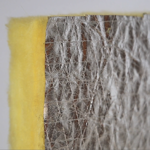 Feuille d'aluminium <span class=keywords><strong>50mm</strong></span> d'épaisseur Isolation en <span class=keywords><strong>laine</strong></span> <span class=keywords><strong>de</strong></span> <span class=keywords><strong>verre</strong></span> Isolation acoustique en fibre <span class=keywords><strong>de</strong></span> <span class=keywords><strong>verre</strong></span> Rouleaux <span class=keywords><strong>de</strong></span> <span class=keywords><strong>laine</strong></span> <span class=keywords><strong>de</strong></span> <span class=keywords><strong>verre</strong></span> - Product Image 5