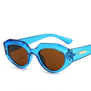 Lunettes de soleil carrées à monture fine bleu champagne rétro personnalisées 2022, lunettes de soleil œil de chat pour femmes - Product Image 5