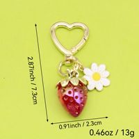 Çilek Papatya Anahtarlık, 73x23mm, Altın Tonlu Metal Kalp Tokalı Sevimli Çanta Süsü Hediyelik, 7 Renk