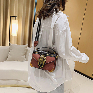 <span class=keywords><strong>Bolso</strong></span> de Hombro Cruzado y de Mano de Alta Calidad para Mujer, Pequeño y a la Moda <span class=keywords><strong>con</strong></span> Decoración de <span class=keywords><strong>Cadena</strong></span> y Borla a Precio Económico - Product Image 5