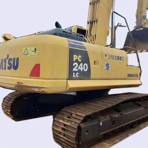 รถขุดโคมัตสึ PC240 มือสอง 24 ตัน ผลิตในญี่ปุ่น พร้อมเครื่องยนต์คัมมินส์สำหรับระบบไฮดรอลิกและมอเตอร์ - Product Image 1