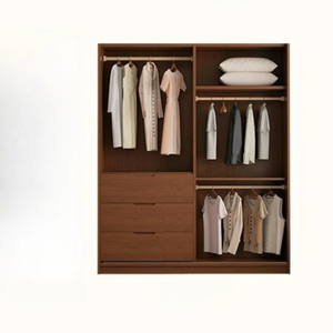 Armoire en bois sur mesure pour chambre d'amis, avec tringle à vêtements et rangements ajustables, design classique à portes battantes - Product Image 5