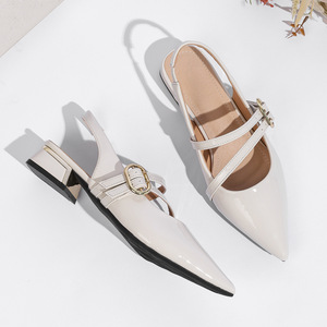 <span class=keywords><strong>Sandalias</strong></span> de tacón bajo de 3 cm con punta en pico, correa cruzada y hebilla ovalada dorada de PU charol blanco, estilo coreano Xuanhui, últimas tendencias para mujer - Product Image 5