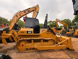 รถดันดินตีนตะขาบ Caterpillar D7G มือสอง รุ่น CAT D7G พร้อมริปเปอร์ด้านหลัง สำหรับงานก่อสร้างและเหมืองแร่ - Product Image 3