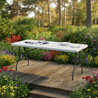 Table pliante en plastique portable et durable pour l'extérieur, design moderne, idéale pour la restauration, les cours, les parcs et les espaces extérieurs