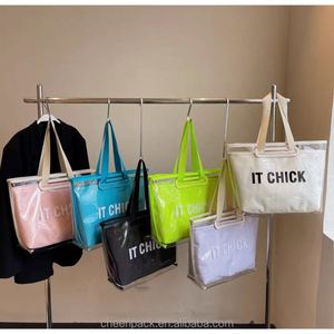 กระเป๋าผ้าแคนวาสเคลือบลามิเนตแบบรักษ์โลกขายดี พร้อมวัสดุรีไซเคิลและพิมพ์โลโก้ตามสั่ง สำหรับของขวัญส่งเสริมการขาย - Product Image 5