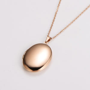 도매 크리스마스 주얼리 선물 여성용 스테인리스 스틸 PVD 골드 도금 타원형 사진 로켓 목걸이 - Product Image 2